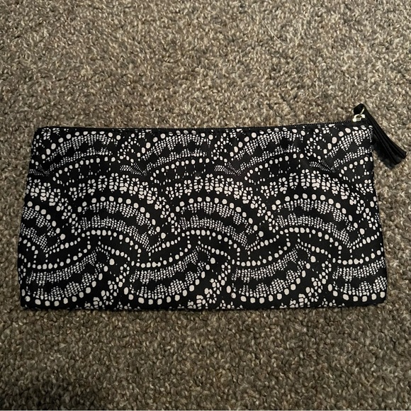 Victoria's Secret Black/White Zip Top Cosmetic Makeup Bag - Picture 2 of 4